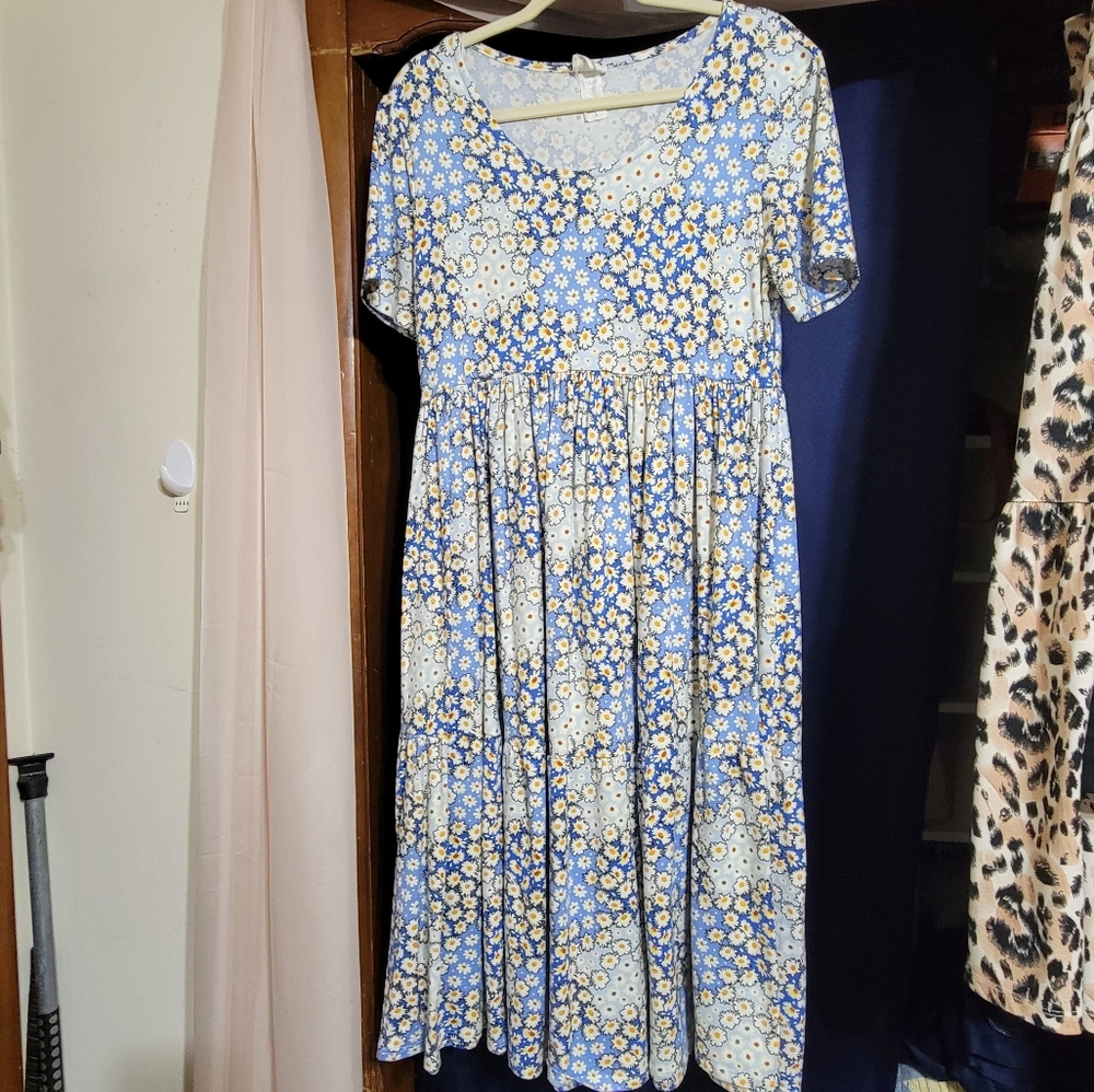 Flowy Floral Midi Dress